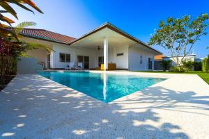 Brand-New Modern 3-Bedroom Villa - MB20