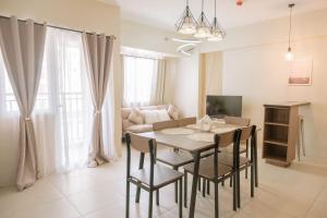 A Perfectly Chic Hideaway