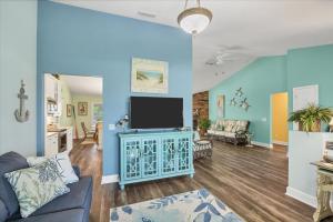 South Gulf Cove 3 Bedroom Canal Pool Home