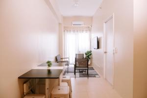 A Relaxing Poolside Stay