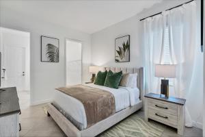 South Gulf Cove 3 Bedroom Private Home with Hot Tub