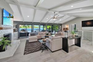 Southern Sunrise Covered Dock & Optional Boat Rental