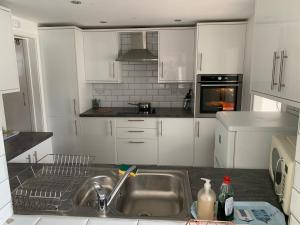 Family house Bournemouth - spa, garden, parking