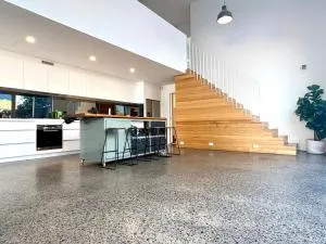 The Bowden Hideaway I City Fringe I Sleeps 10 I Free Parking I Walk to Cafe's - Thebarton