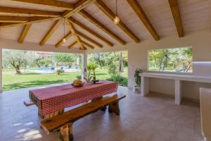 Apartment Susnjici 1 with Pool, Children Playground and Balcony