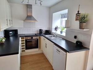 Heather Cottage - a beautiful cosy cottage for couples