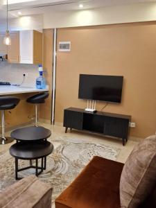 1 Bedroom, Perfect Stay for Business Travelers, 3-TOS, Enzi Heights Apartments, Nextgen mall