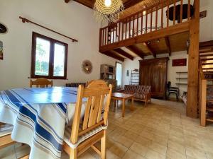 La maison au volet bleu SGO000-431