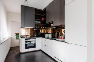 JOKER! Off Oxford St! 3Bed 3Bath LuXXe Hideaway for Stylish Families and Couples