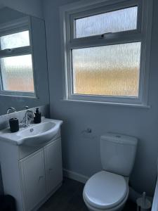 3 Bed House Close to Gatwick