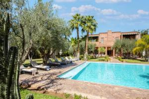 Villa Layyine avec personnel, piscine, spa et sports