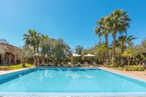 Villa Layyine avec personnel, piscine, spa et sports