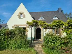 Maison familiale néo bretonne - Plaintel