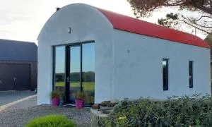 Little Red Barn - 基尔莫尔码头