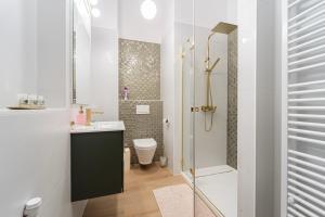 Chilling in the city apartments