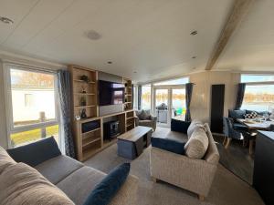 Pelican Point 26A Gibson Aproach