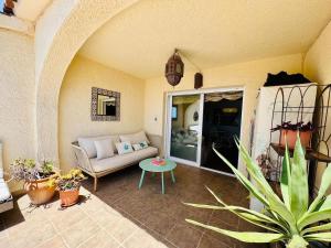 Gecko Apartment in Cumbre del Sol with sea views