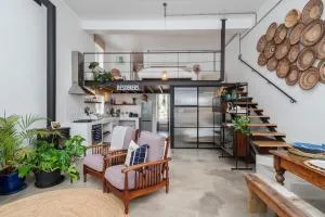 The Old Shop loft apt in the heart of Kalk Bay - Clovelly