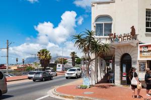 The Old Shop loft apt in the heart of Kalk Bay