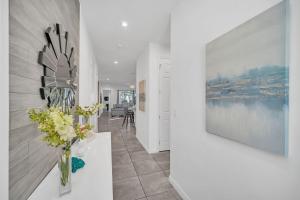 8939AD Amazing Solara