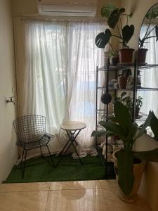 Centrally Located Affordable Apartment with Kitchen