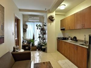 Centrally Located Affordable Apartment with Kitchen