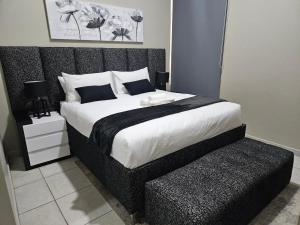 Modern spacious 1BR apartment at The Bolton Rosebank