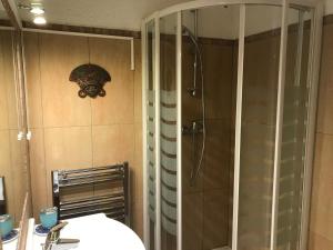 Appartements Duplex cosy 6 pers, skis aux pieds, balcon, animaux admis - FR-1-445-19 : photos des chambres