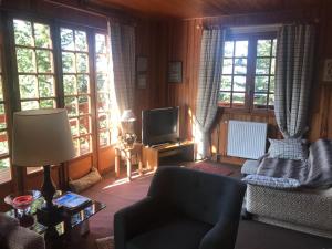 Chalet Années 70 Spacieux pour 10 Pers. - FR-1-445-139