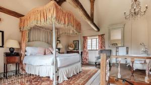 Lavish Tudor Estate & Gardens - Sleeps 20