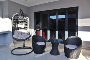 Exquisite Family Cape Villa Pool and Fire Pitt