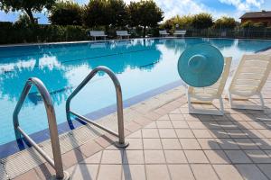 LISA MARIE - Regarda Travel