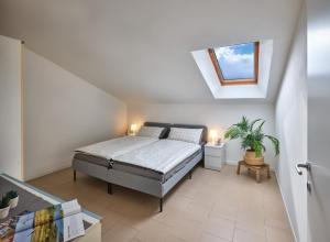 LISA MARIE - Regarda Travel