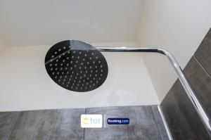 2 Bedroom Apartment By The One Retreats Short Lets & Serviced Accommodation Horley Close To Gatwick Airport