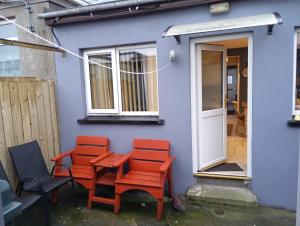 Cosy Cottage- Sleeps 4 Free Parking & Golf Nearby