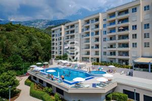 Status-M Apartments 205