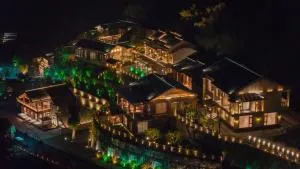 Ethnic Hundred-years Elysian Culture&Art Scholar Resorts - 张家界