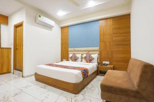 FabHotel Raj Villa - Nr SG Highway