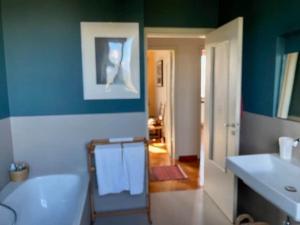 Una casa nel verde sulle colline di Lavagna