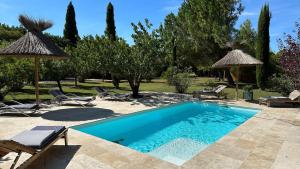 La maison à couleur - Mas provençal avec piscine