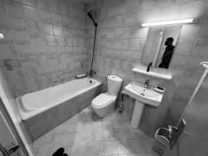 One bedroom apartment Near Corniche