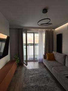 Luksusowy apartament z klimatyzacją i garażem podziemnym w centrum miasta