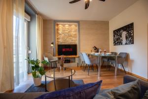 Special ROGER F RABBIT 1 Apartment, Roche Towers, 10-STAR