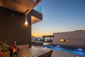 Four Horizons Luxury Villas