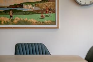 Square Green - No 13 Balcony