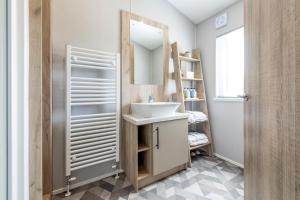 Tranquil Woodland Lodge Retreat in Lincolnshire