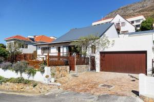 Simons Town Lodge