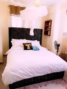 The Grand Lake Hideout