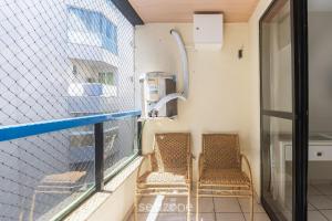 Apartamento em condomínio pé na areia - EFE0803