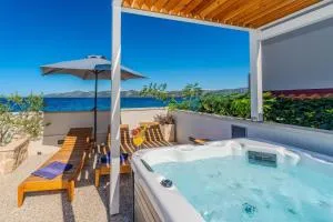 Apartment Iva - Rava